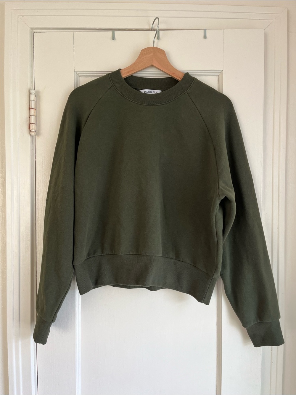 Athleta women’s Olive Green Crewneck raglan Sweatshirt